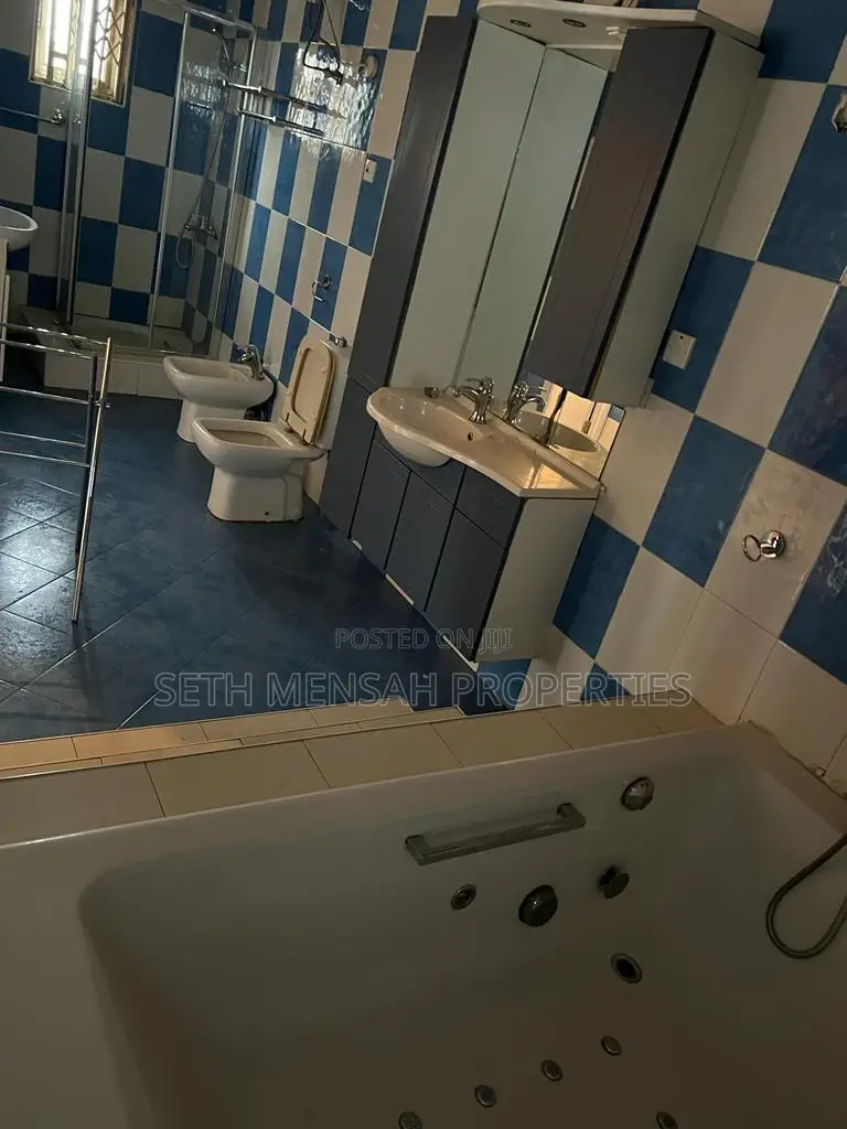 Furnished 8bdrm House in The Mall for rent