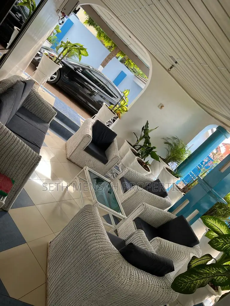 Furnished 8bdrm House in The Mall for rent