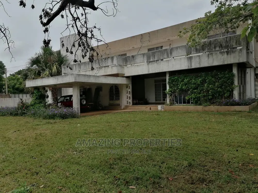 5bdrm House in Airport Residential Area for Sale