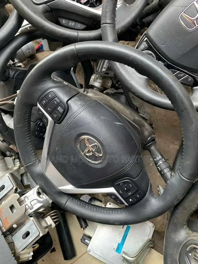 Toyota Highlander 2018 STEERING AIRBAG Available