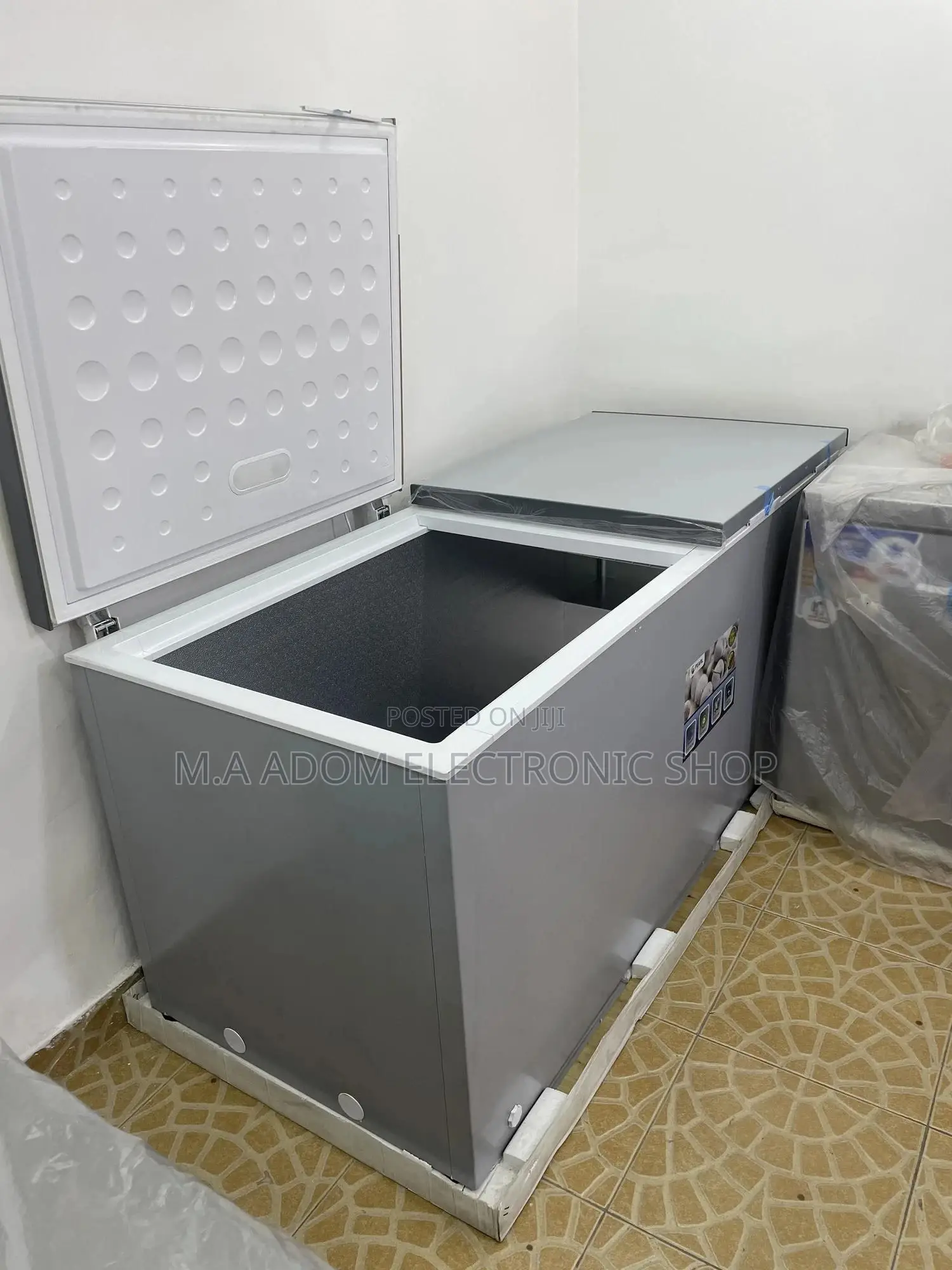 New Pearl 708 Litres Chest Freezer With Two Doors