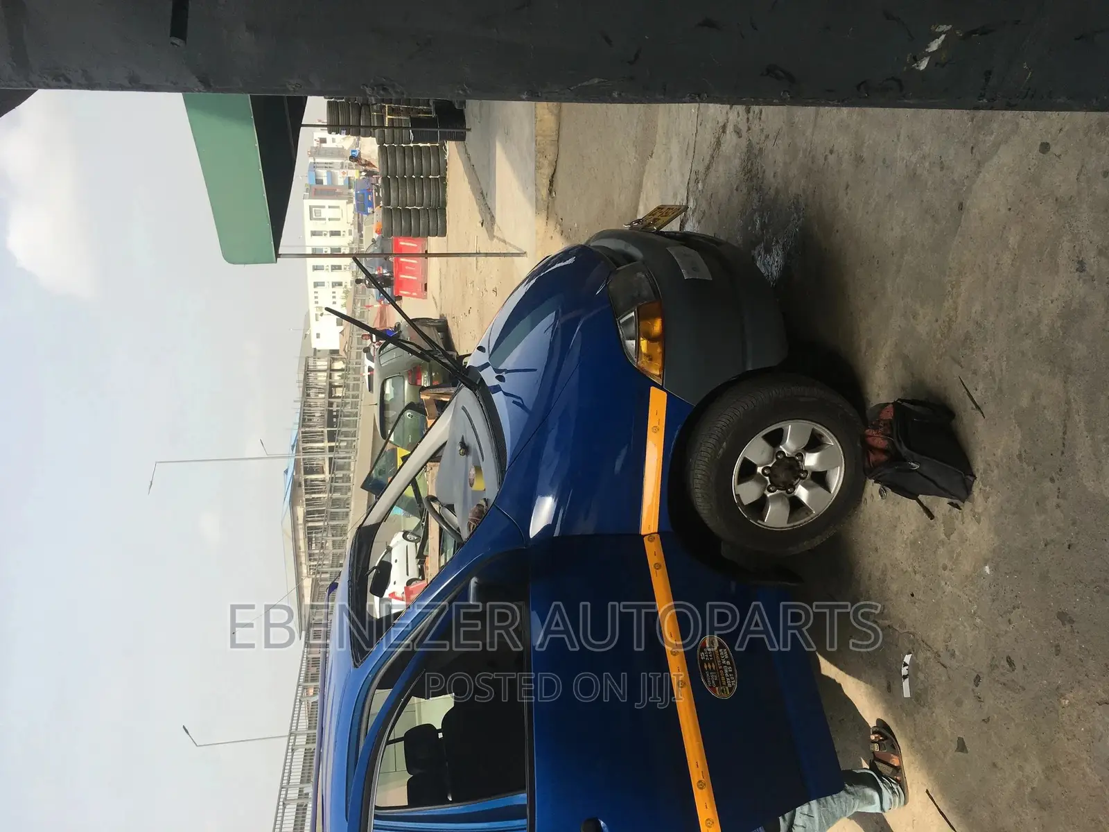 Toyota Hiace Windscreen