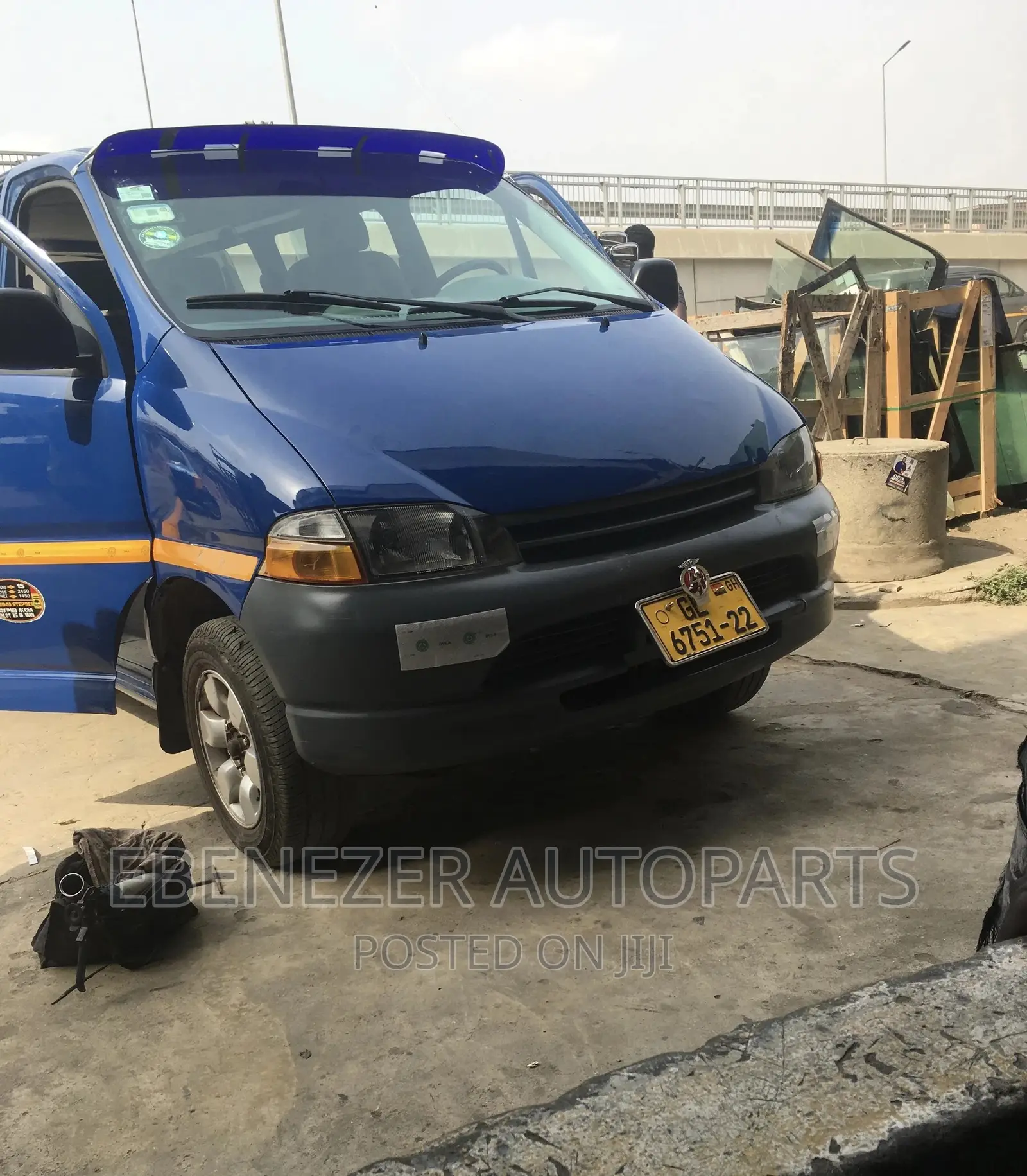 Toyota Hiace Windscreen