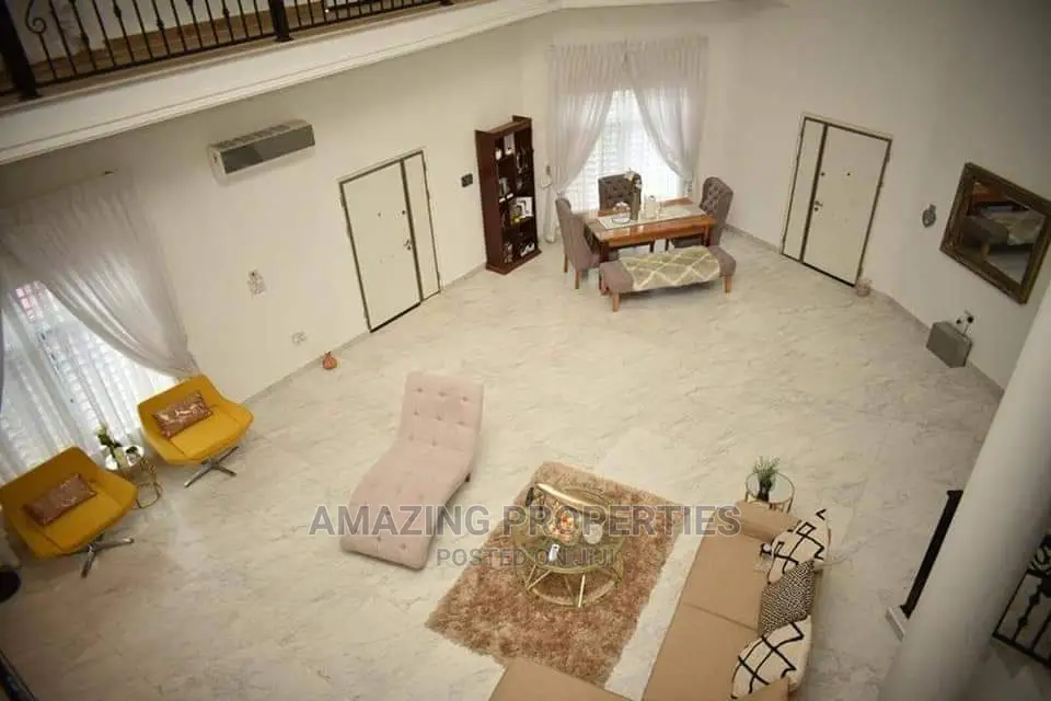 For Sale 5 Bedrooms House Boy's Quarter Swimming Pool