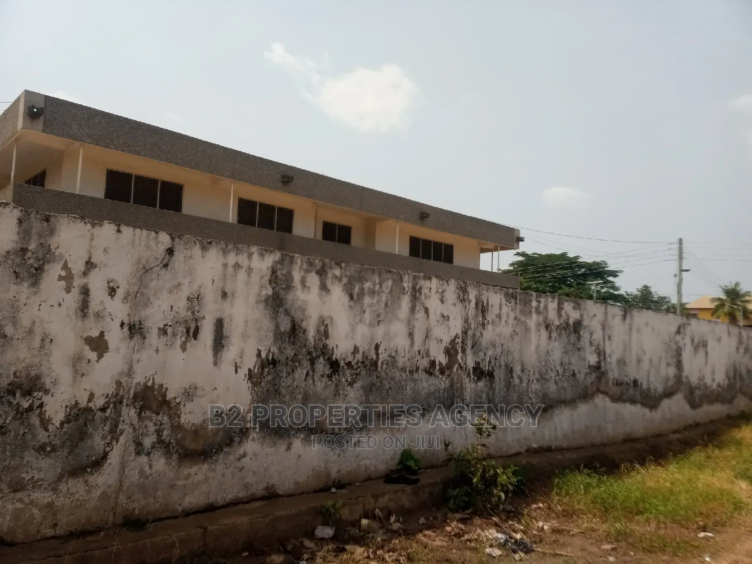 16 Bedroom House for Sale
