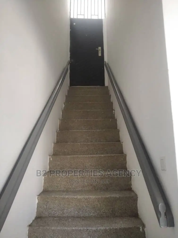 16 Bedroom House for Sale