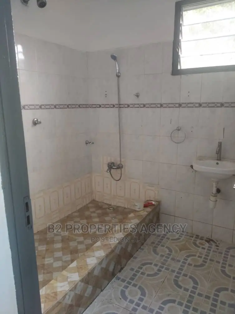 16 Bedroom House for Sale