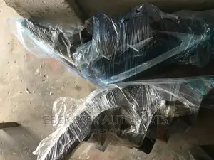 Lexus LX 570 2020 Headlights