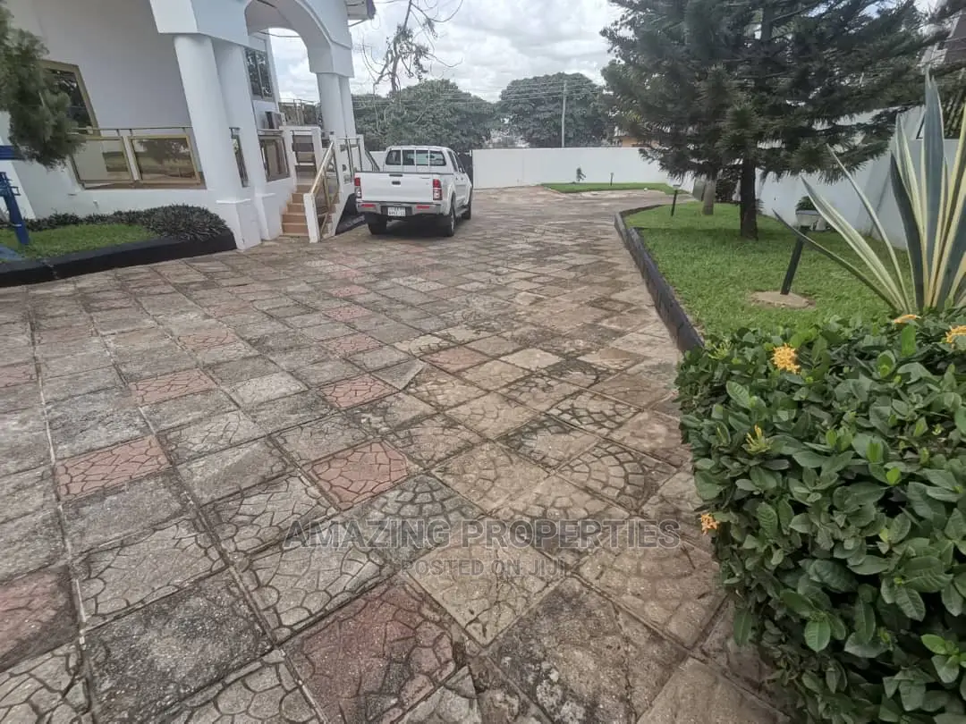 6bdrm House in Airport Residential Area for Rent