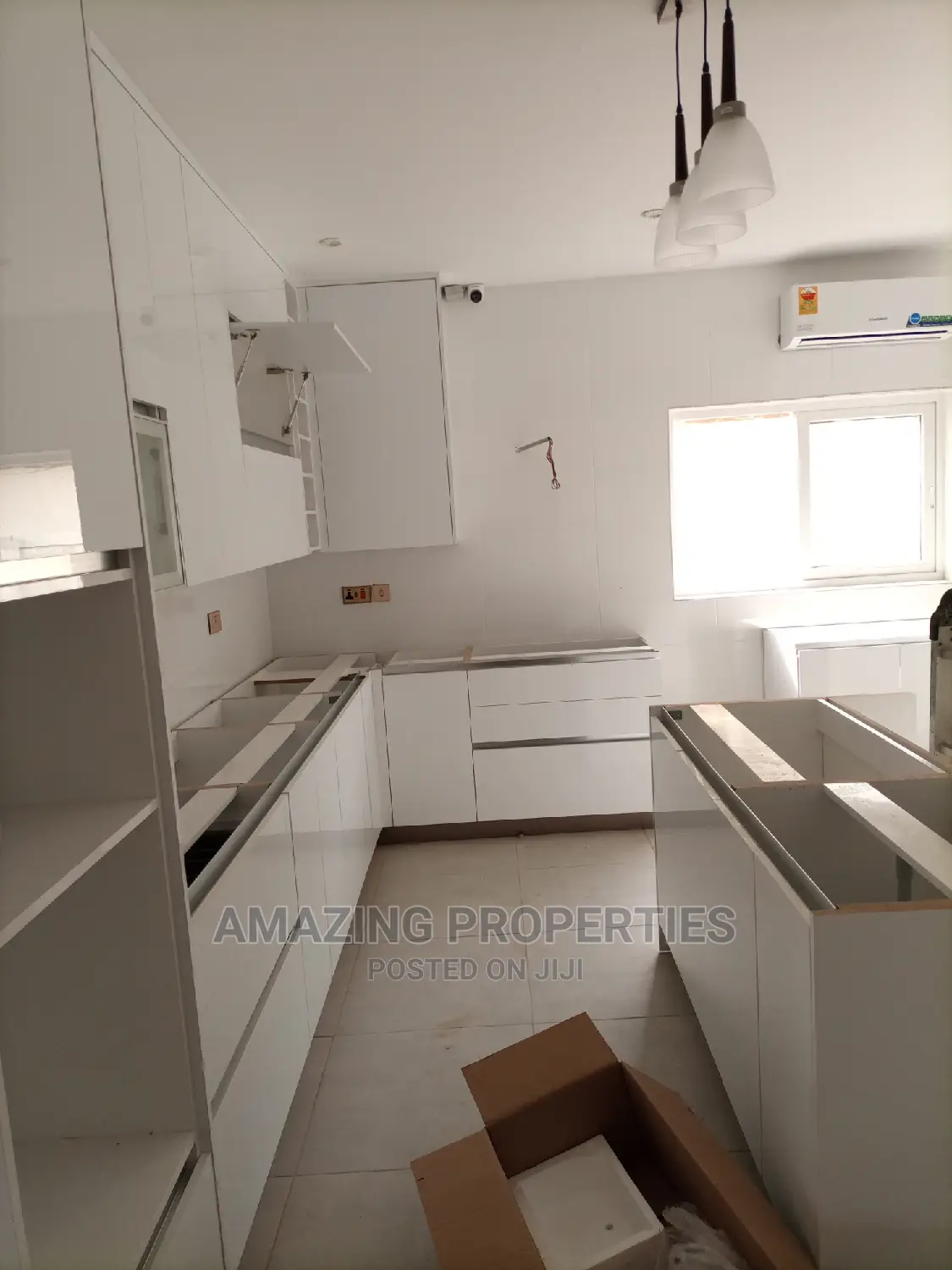 5bdrm House in Spintex Community for Sale