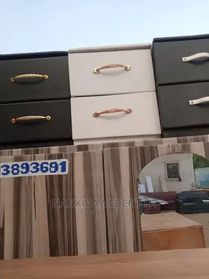 Side Drawer