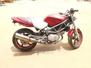 Honda VT 2010 Red