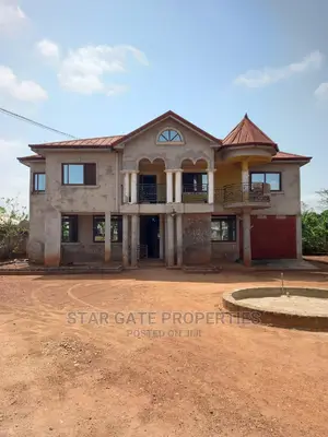 8bdrm House in Star Gate Properties, Kumasi Metropolitan for sale