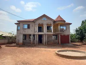 8bdrm House in Star Gate Properties, Kumasi Metropolitan for sale