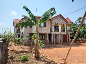 8bdrm House in Star Gate Properties, Kumasi Metropolitan for sale