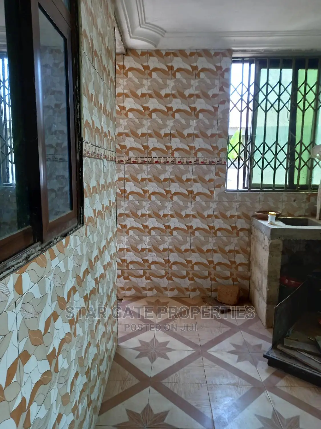 8bdrm House in Star Gate Properties, Kumasi Metropolitan for sale