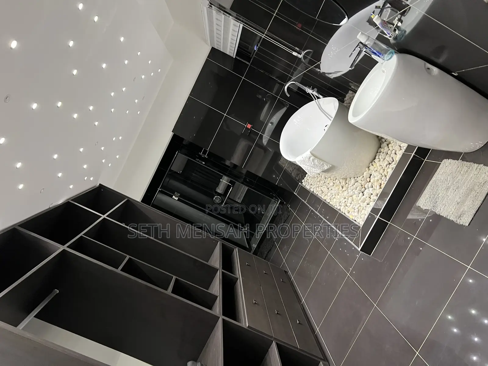 4bdrm House in Seth Mensah, Adjiriganor for Sale