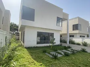 4bdrm House in East Legon for Sale