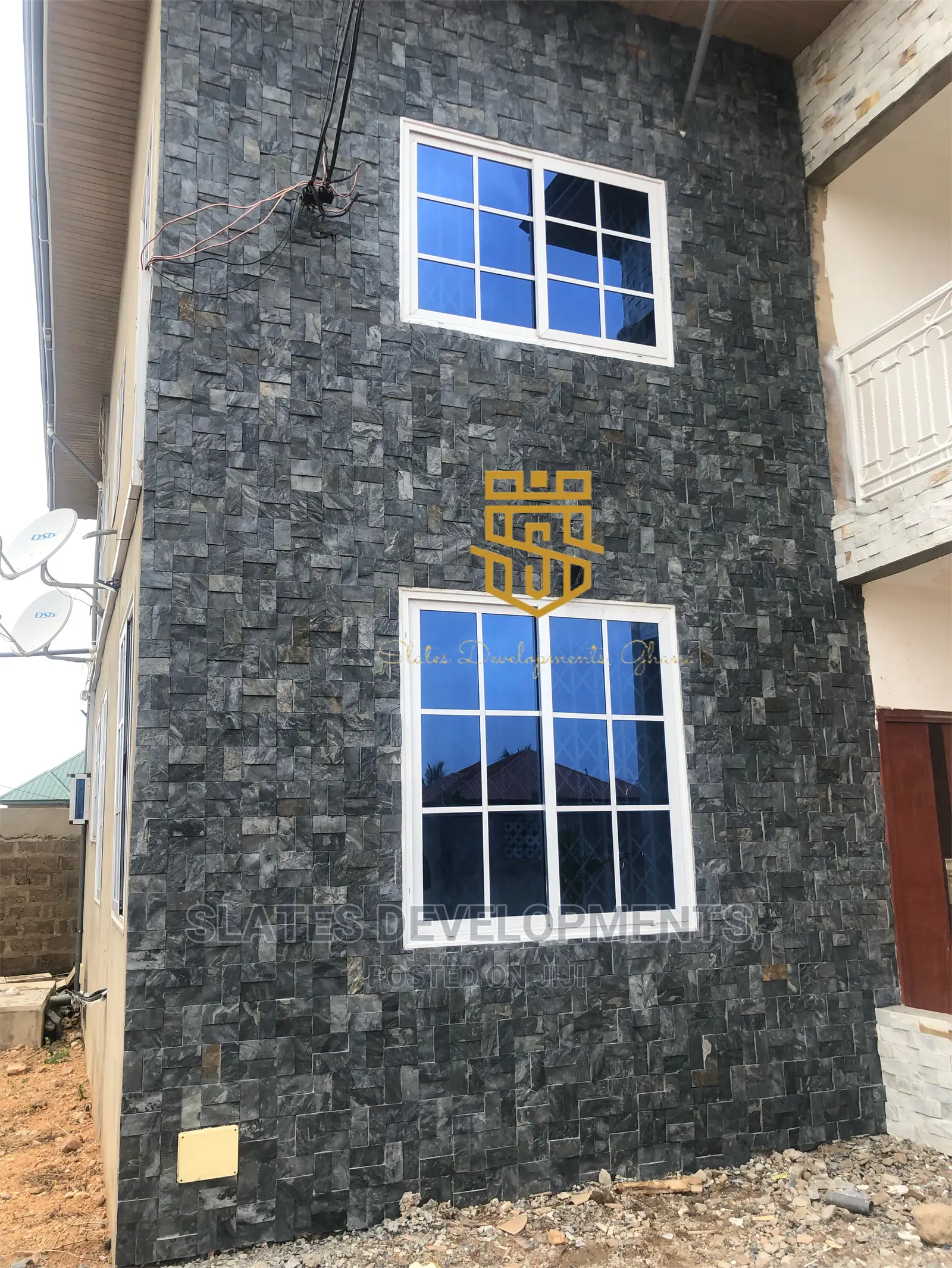 Local Stone Tiling
