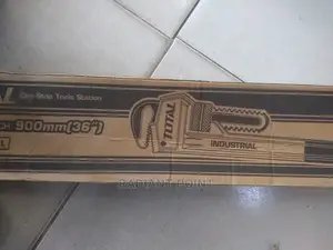 Total Pipe Wrench 36" 900mm