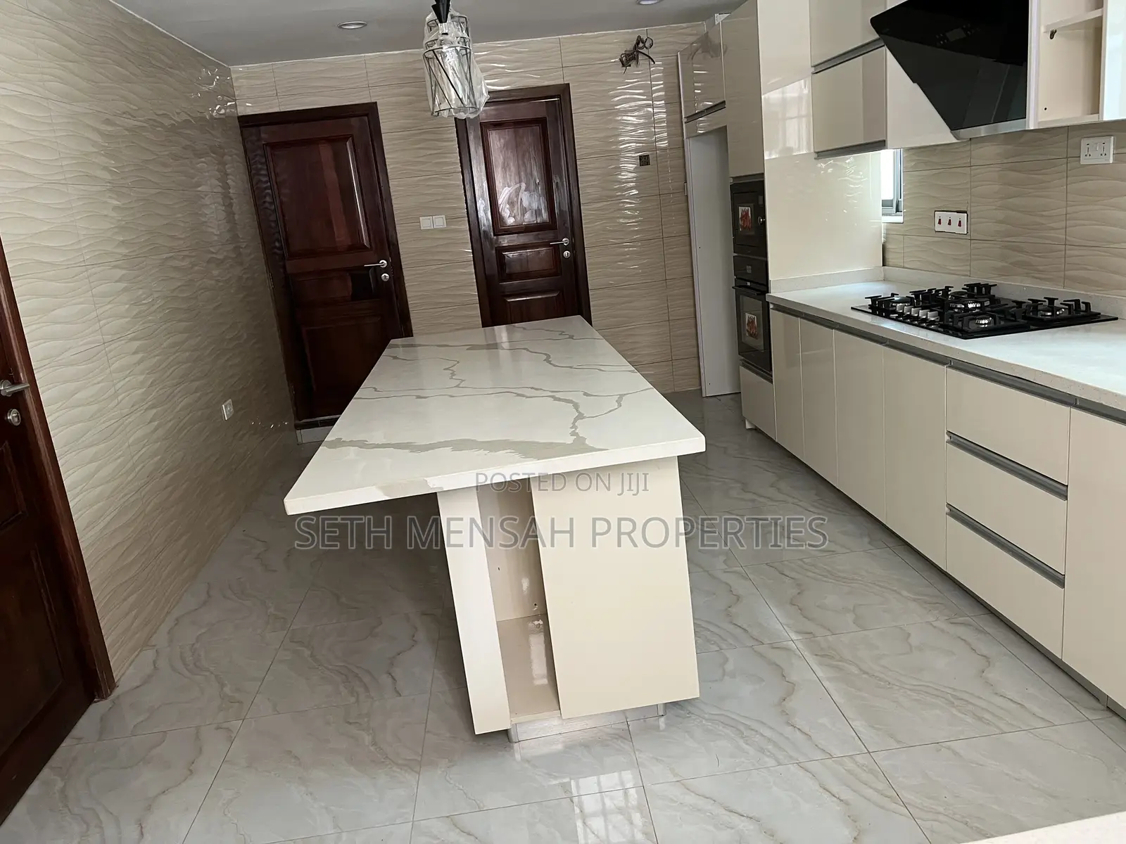 5bdrm House in Seth Mensah, East Legon for Sale