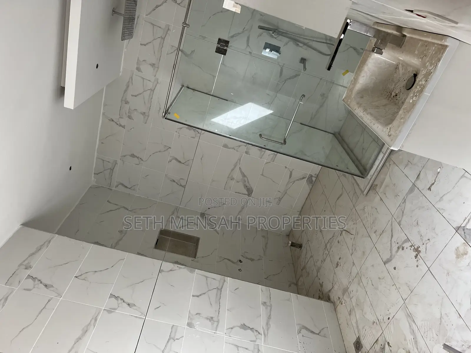 5bdrm House in Seth Mensah, East Legon for Sale