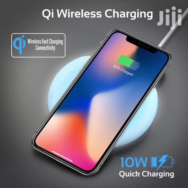 Cloud-Qi Smart Wireless Charging Pad With LED Light Antislip Surface