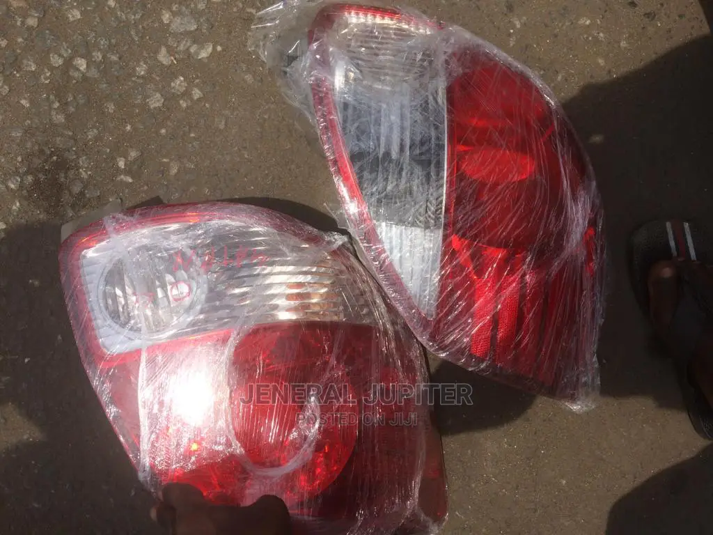 Toyota Matrix 2003/7 Tail Light Pair.