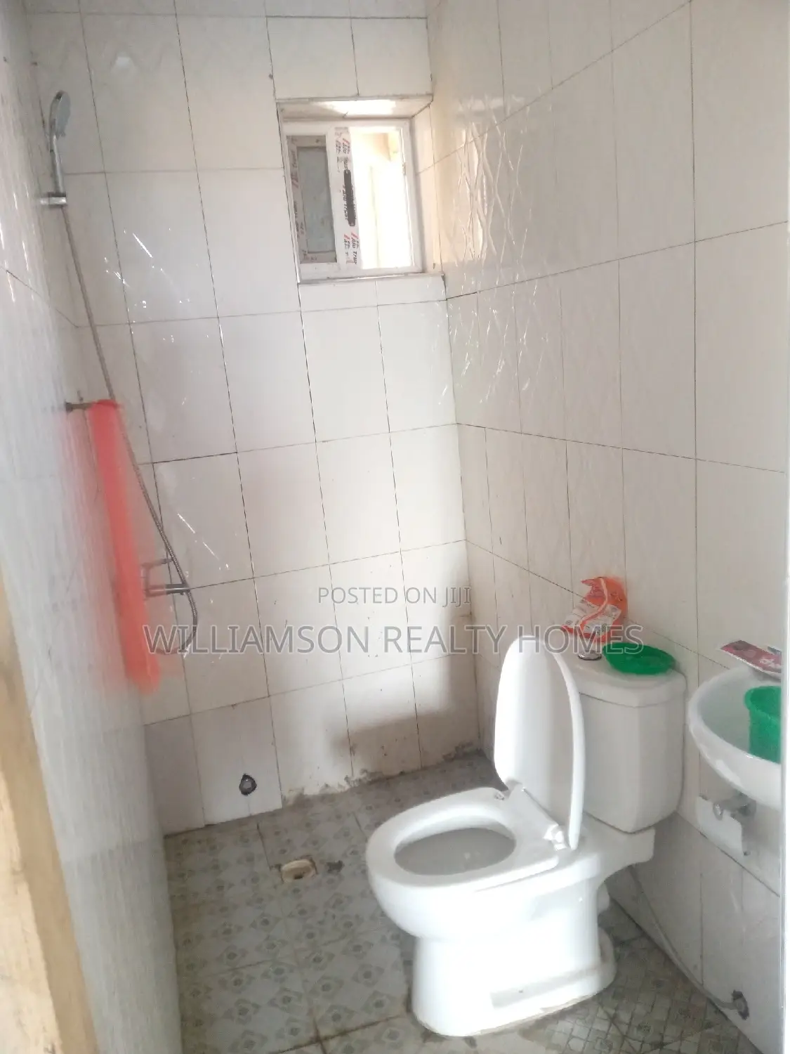 2bdrm Apartment in Community 18, Spintex for rent