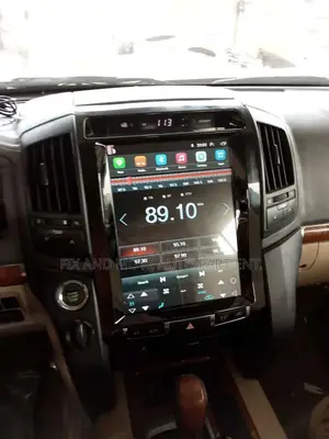 Land Cruiser V8 2008-15 Tesla Fullscreen Android Car System