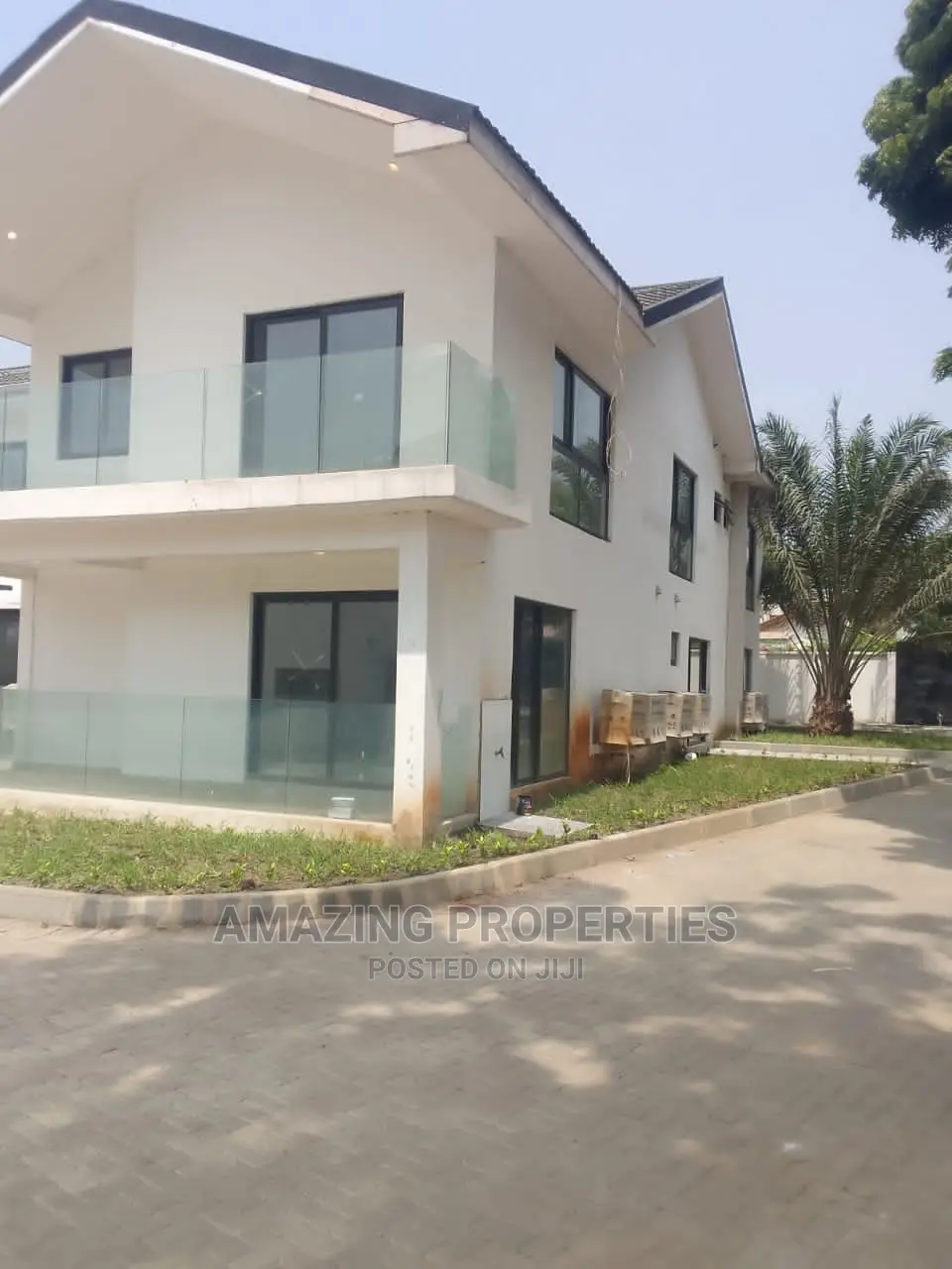 4bdrm House in Cantonmment, Cantonments for rent