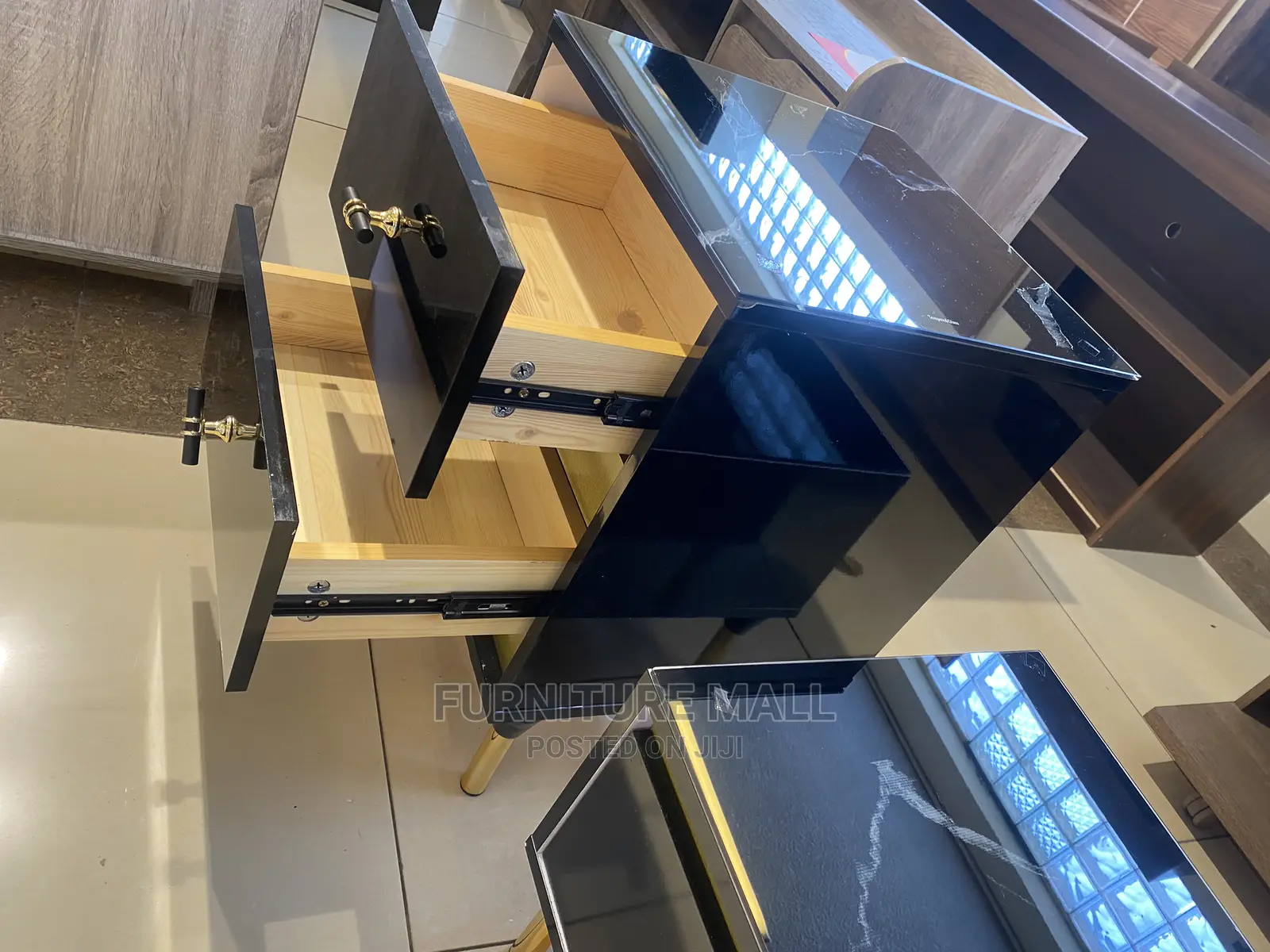 Kings Ceramic Side Drawer For Sell . Free Delivery