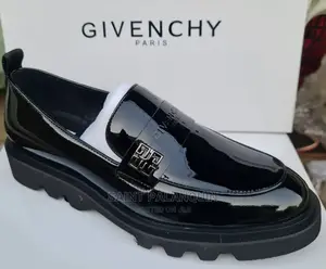 Givenchy Sneaker