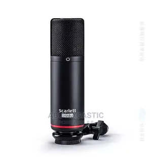 Focusrite Scarlett Solo Studio Bundle Set