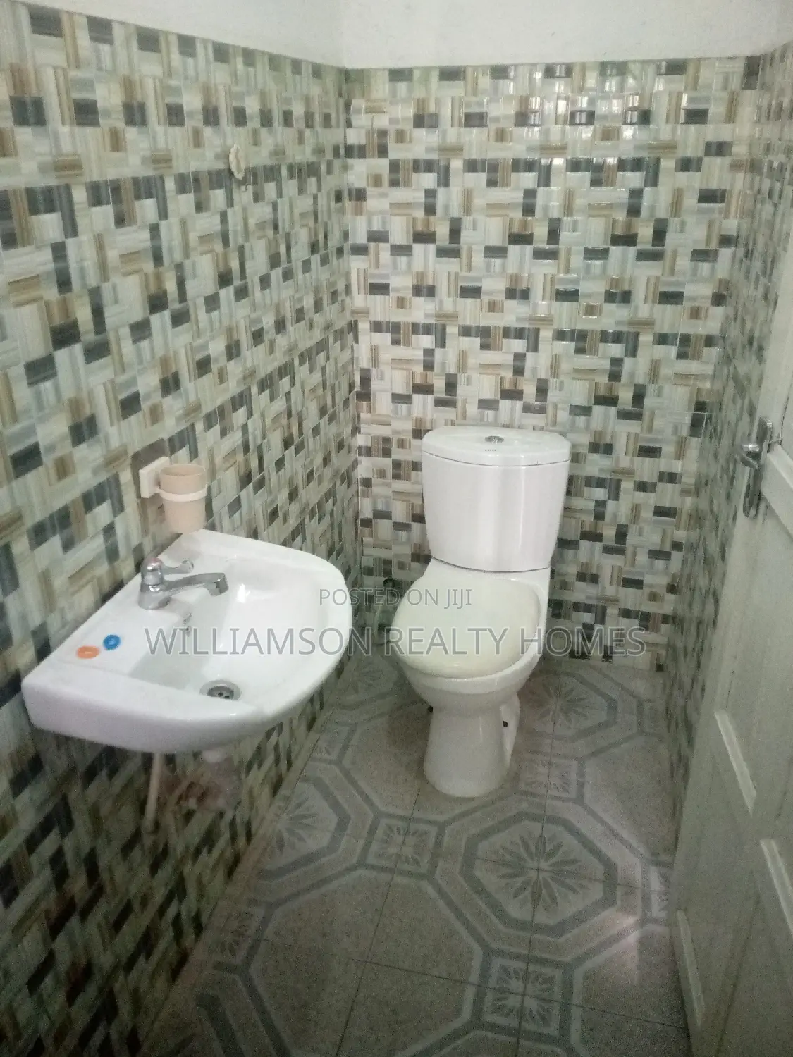 1bdrm House in Community 18, Spintex for rent