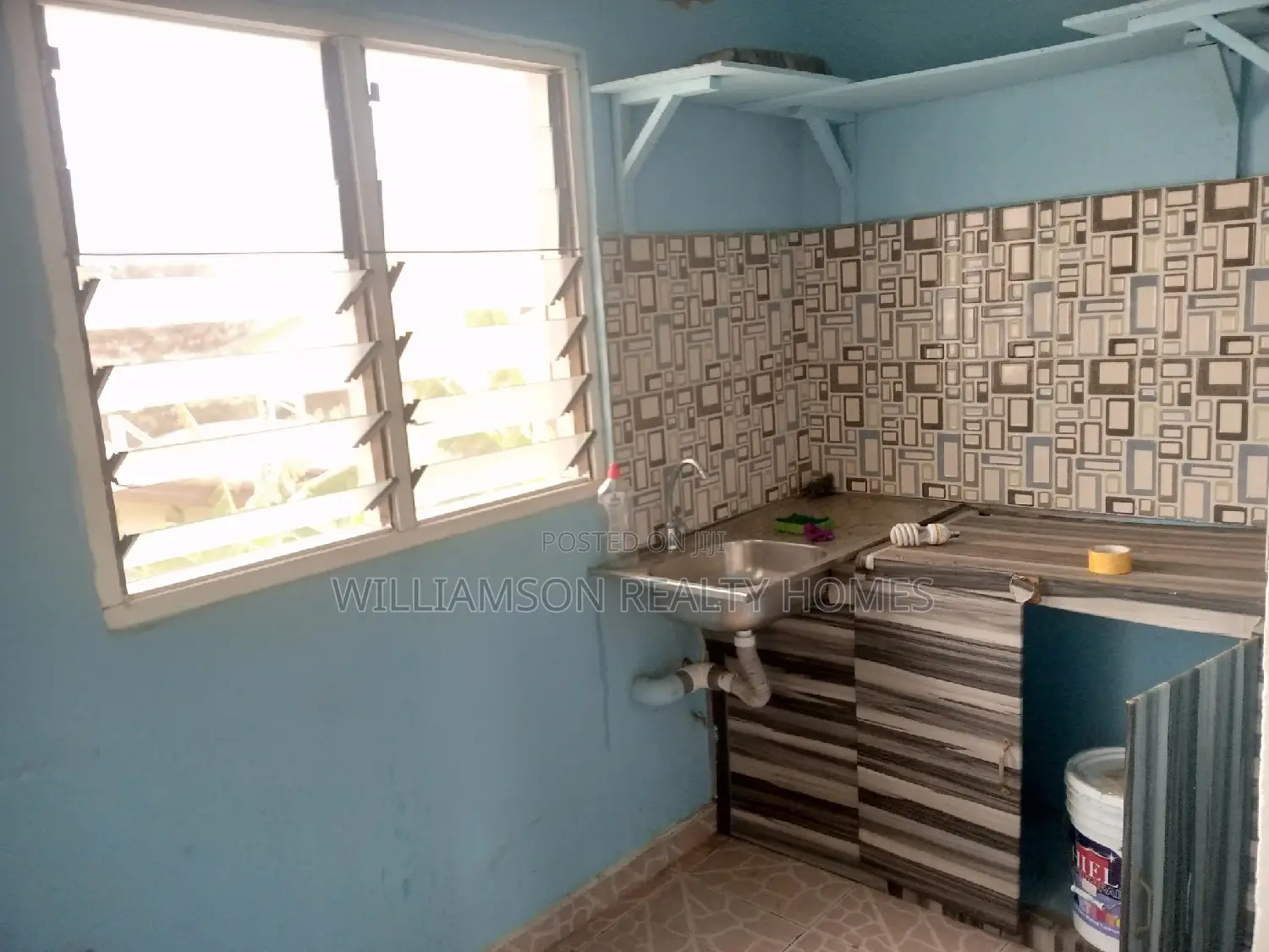 1bdrm House in Community 18, Spintex for rent