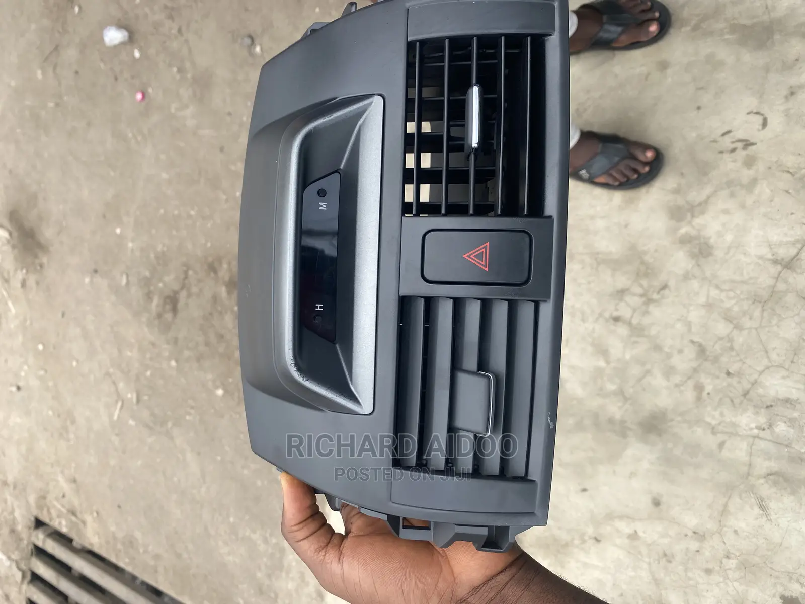 Toyota Corolla 2012 Air Condition Vent Available