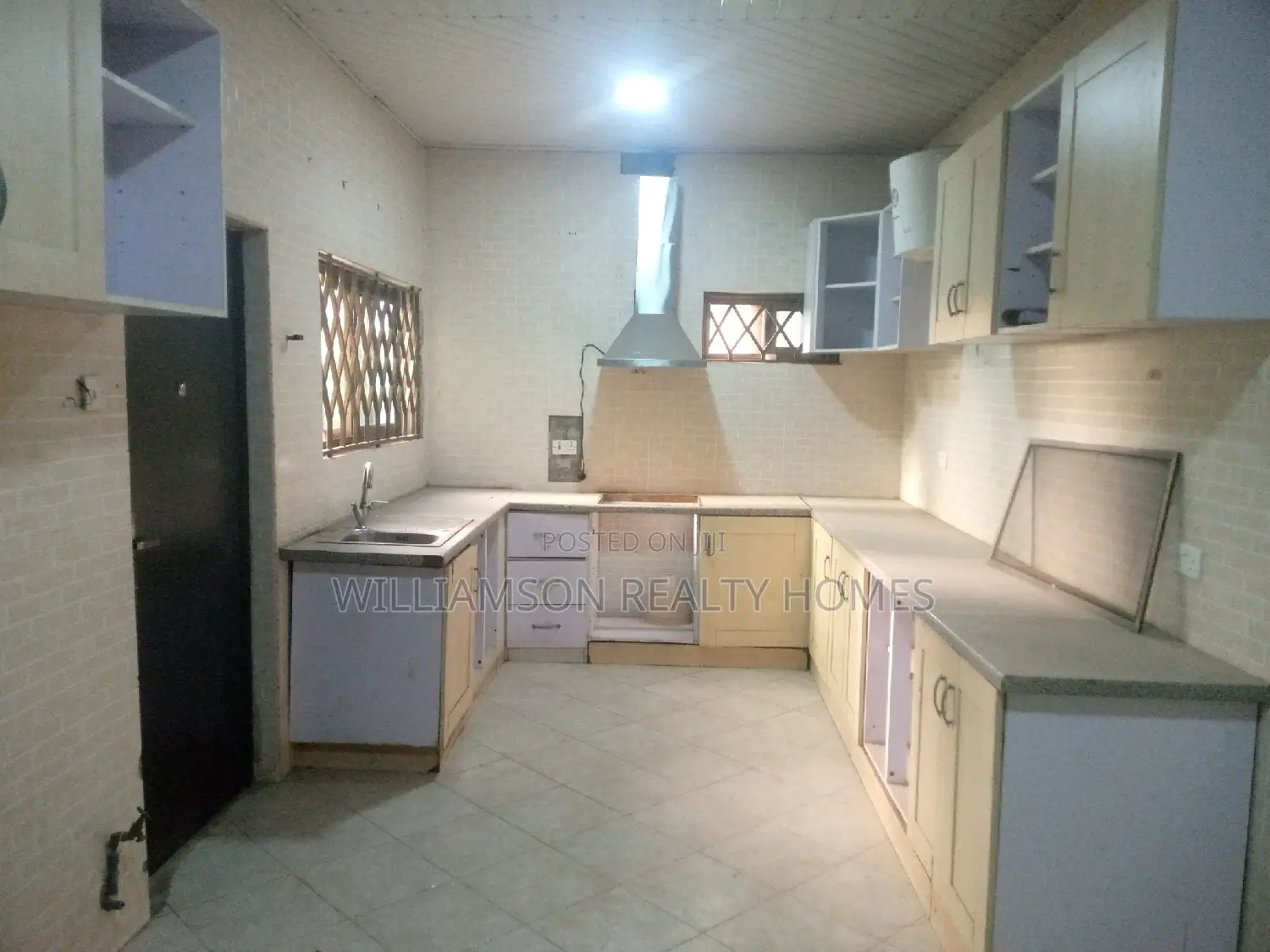 3bdrm House in Around Devtraco, Spintex for rent