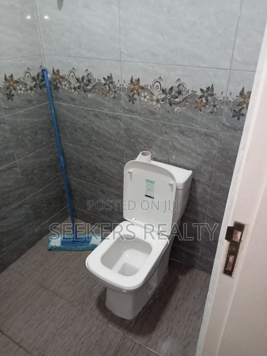 Furnished 2bdrm Apartment in Seekers Realty, Osu for sale