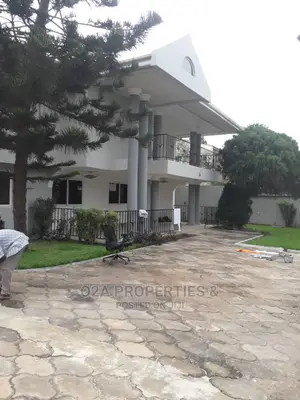 4bdrm House in O2A Properties And, Coffee Shop Area for Rent