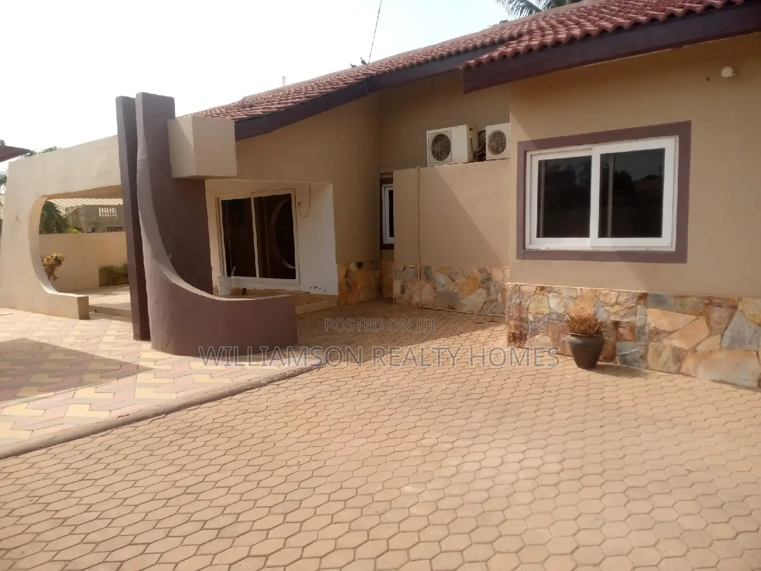 5bdrm House in Coastal Estate, Spintex for rent