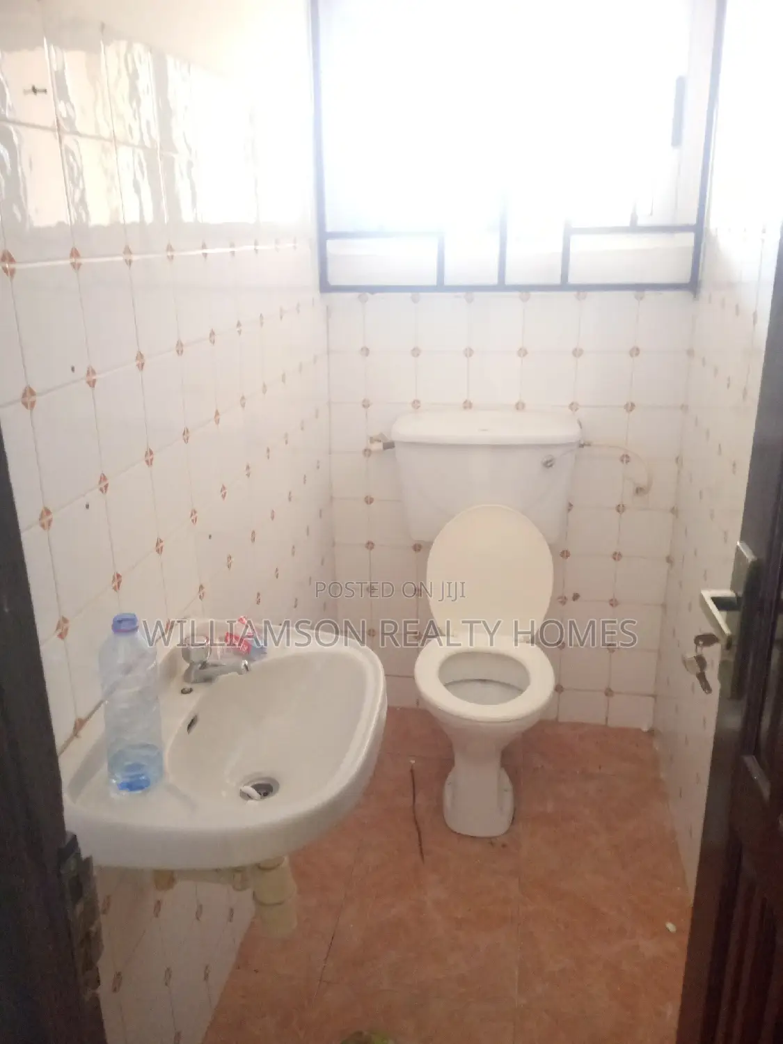 5bdrm House in Coastal Estate, Spintex for rent