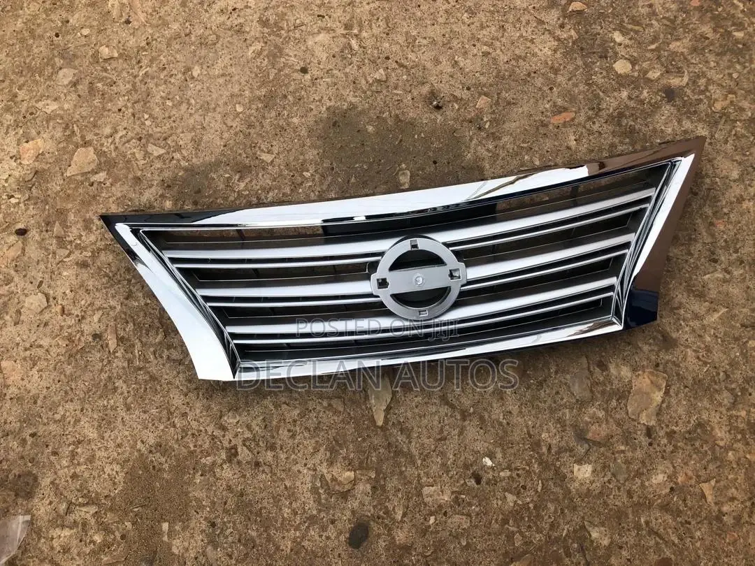 Nissan Sentra 2013 - 2015 Grille