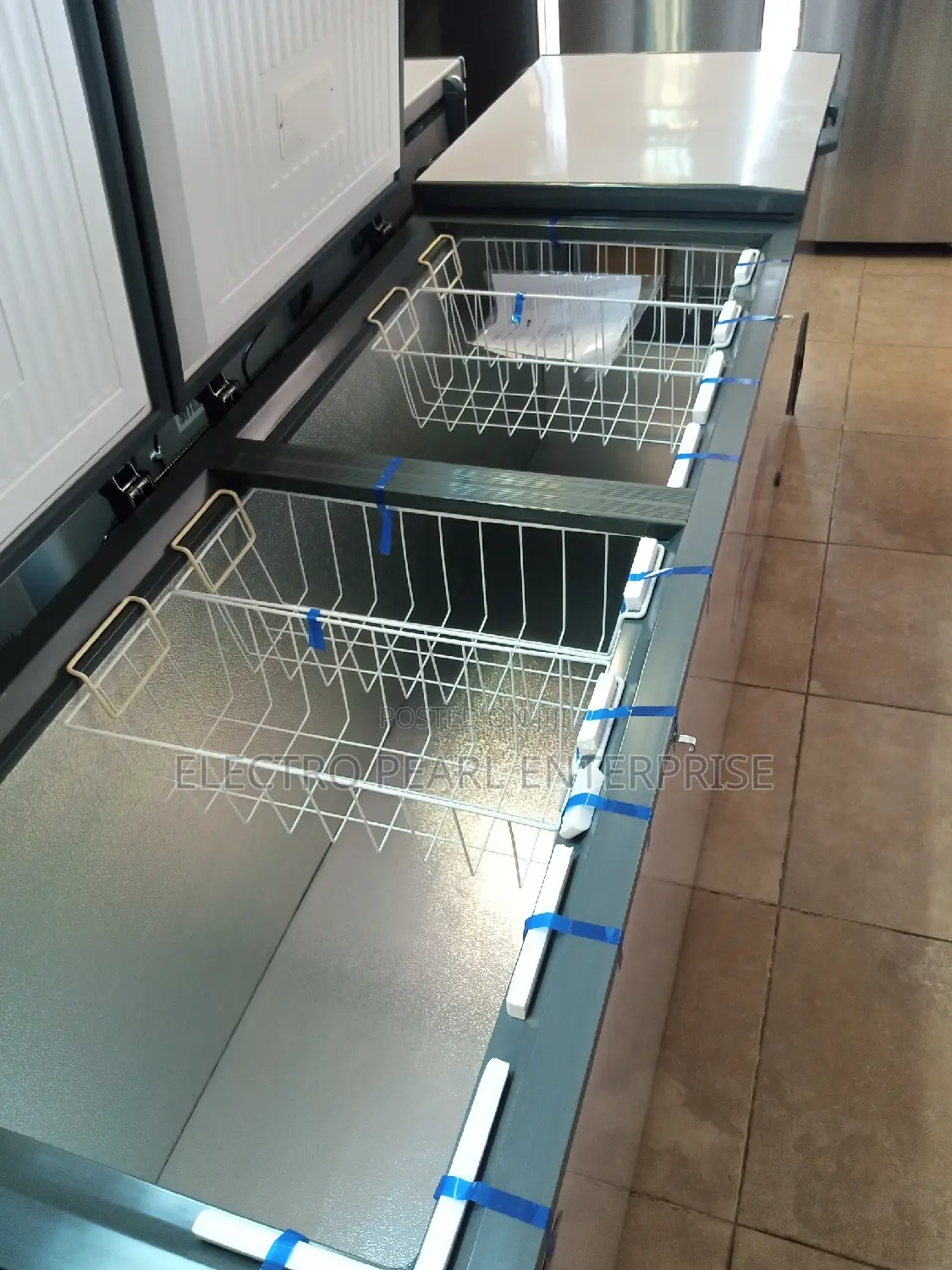 Aucma 818litters Three Doors Freezer
