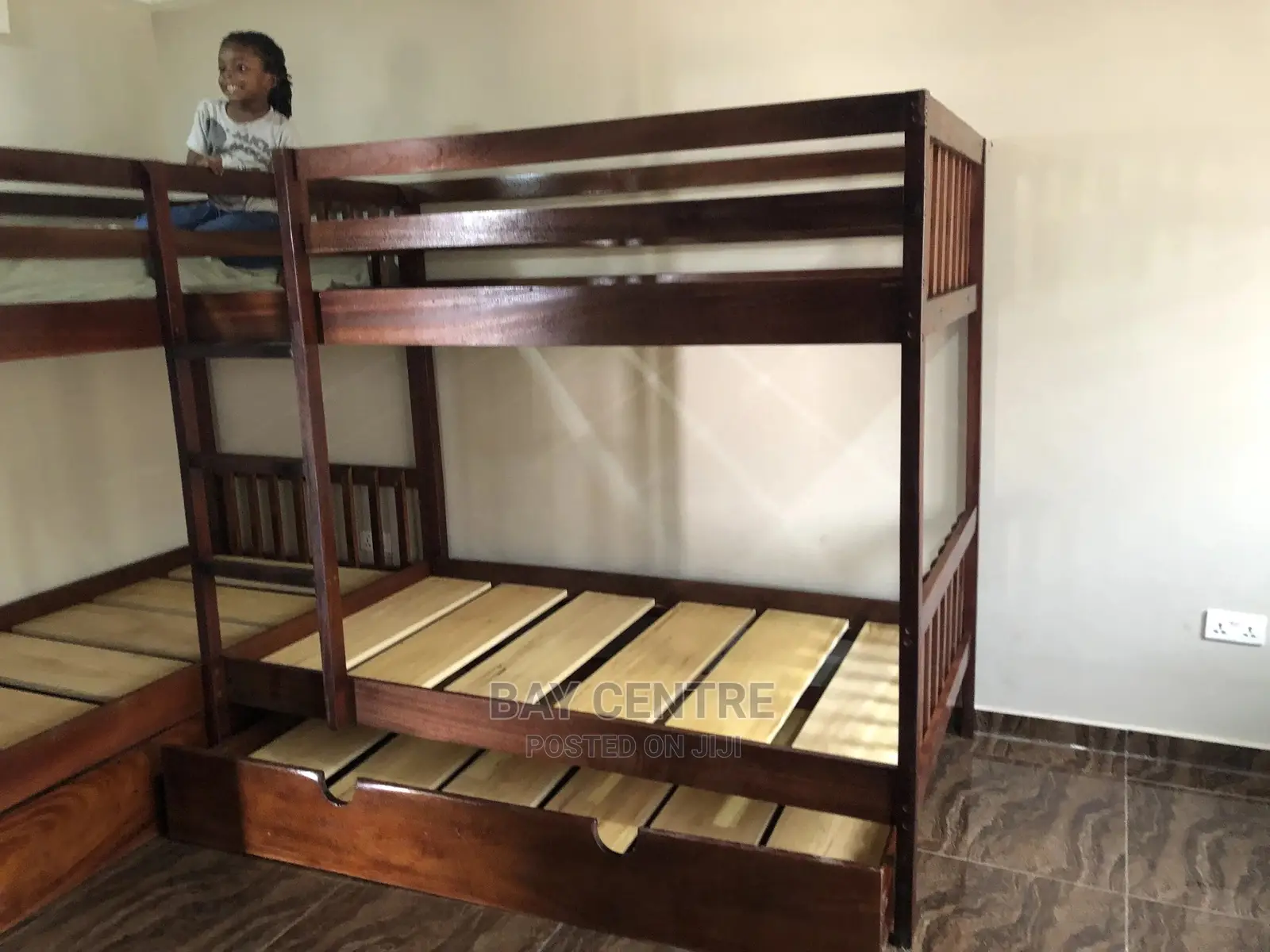 Brown Stained 5-in-1 With One Pullout Storage Drawer