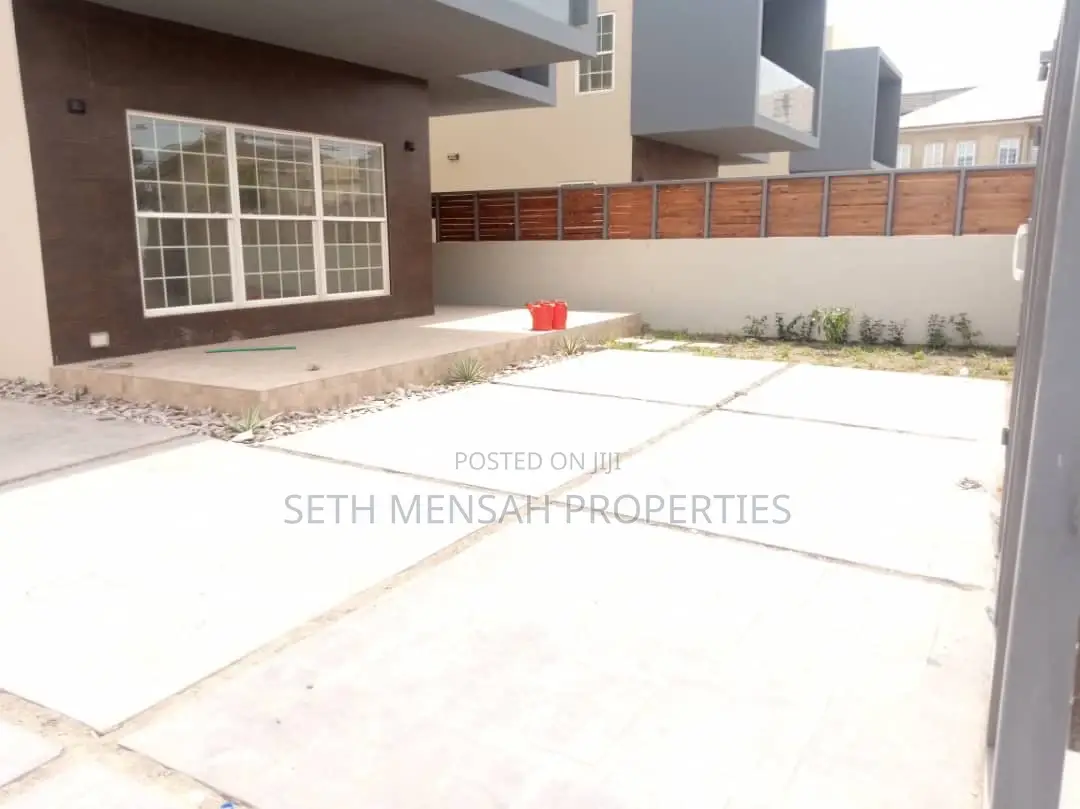Furnished 4bdrm House in 4 Bedroom House For, Adjiriganor for Sale