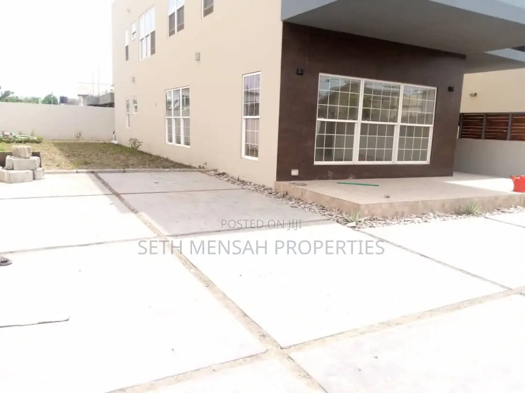 Furnished 4bdrm House in 4 Bedroom House For, Adjiriganor for Sale