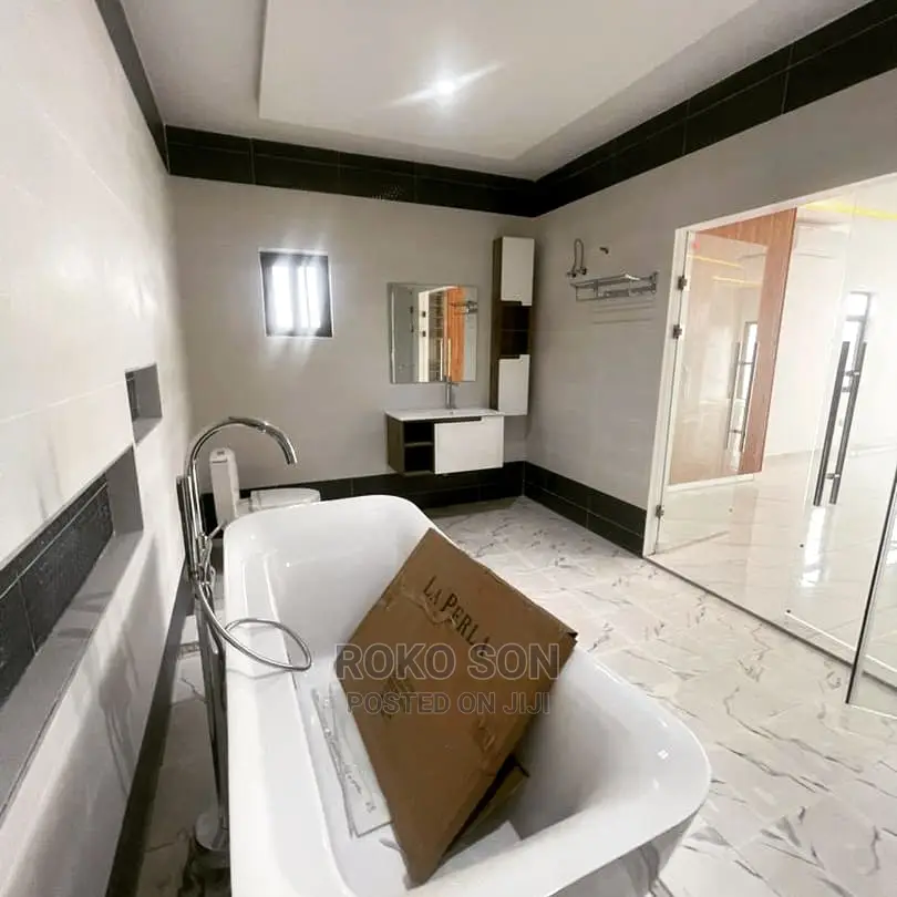 4bdrm Duplex in Dr Roko, East Legon for sale