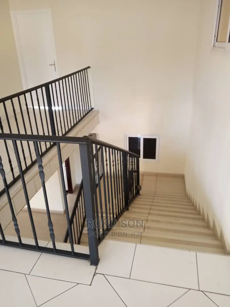 4bdrm Duplex in Dr Roko, East Legon for Sale