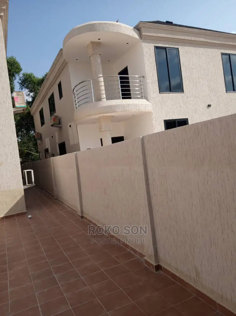 4bdrm Duplex in Dr Roko, East Legon for Sale